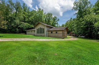 1791 Deer Creek Rd, Linden, TN 37096