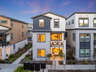 2815 Crusader St, Alameda, CA 94501