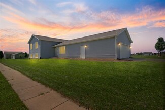320 Wilson Dr, Carlock, IL 61725