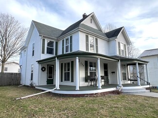 704 S Walnut St, Crawfordsville, IN 47933
