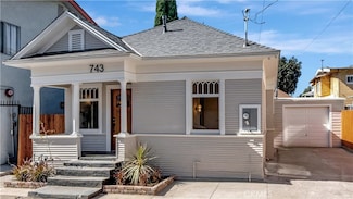 743 N Del Rey Ct, Long Beach, CA 90813