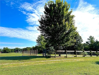 14451 Gains Rd, Fayetteville, AR 72701