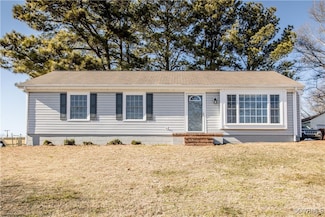 2542 Bent Oaks Dr, Colonial Heights, VA 23834