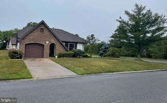 16 Elm Rd, Manahawkin, NJ 08050