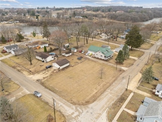 261 N 2nd St, Central City, IA 52214