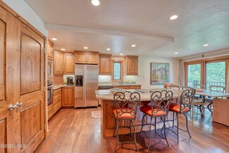 4504 Meadow Dr Unit 203, Vail, CO 81657