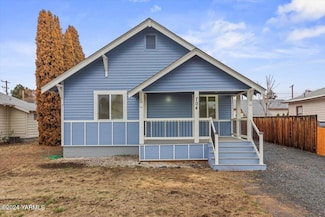 704 S 8th Ave, Yakima, WA 98902