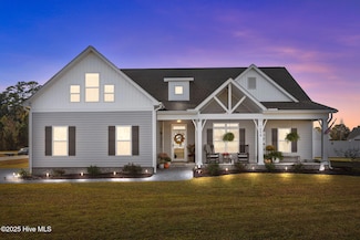 1058 Buckley Dr, Grimesland, NC 27837