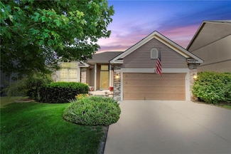 8904 NE 101st St, Kansas City, MO 64157