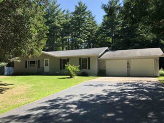 N6860 Nightingale Rd, Eland, WI 54427