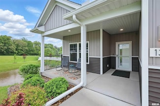 1327 Heights Ct, Bettendorf, IA 52722