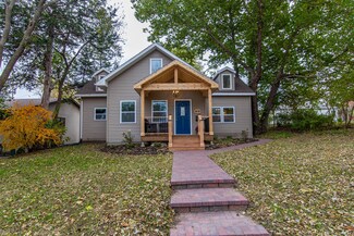 619 4th St, Nevada, IA 50201