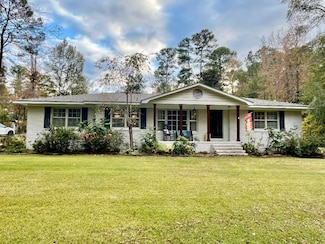 1116 S Pearl St, Iuka, MS 38852