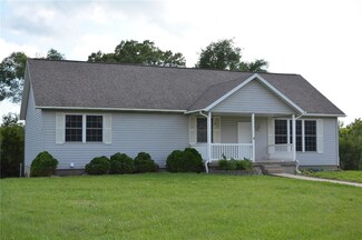 5672 Sutton Rd, Coggon, IA 52218