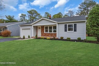 40 Beaverbrook Dr, Toms River, NJ 08757