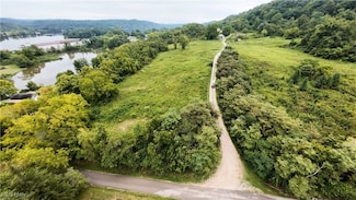 115 Mc Elroy Run Rd, Saint Marys, WV 26170