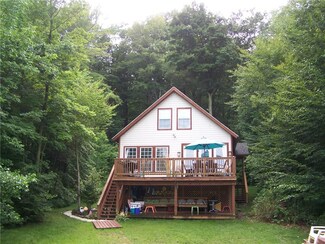 7114 Sunrise Dr, Sodus Point, NY 14555