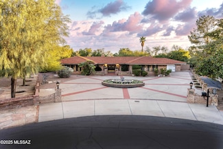 6828 E Calle Luciente, Tucson, AZ 85715