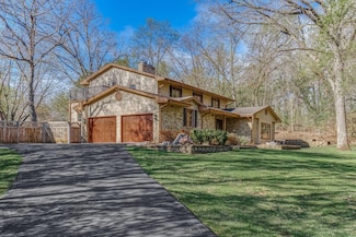 5411 Southwood Dr, Bloomington, MN 55437