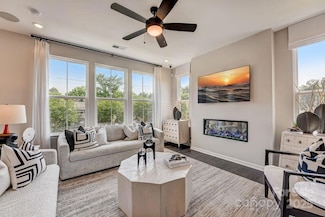 733 Hoke Ln, Davidson, NC 28036