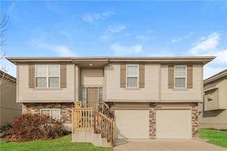 108 Samantha St, Raymore, MO 64083