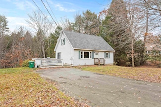 6 Pulaski Dr, Fremont, NH 03044