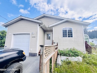 2330 Beaver Lake Dr, Kodiak, AK 99615