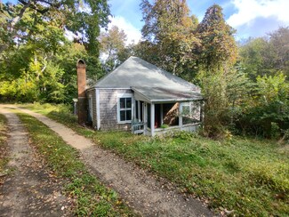 1 Carroll Ln, Chilmark, MA 02535