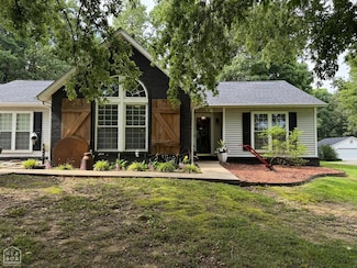 1873 Magnolia Dr, Piggott, AR 72454