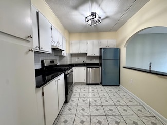 1550 Worcester Rd Unit 216, Framingham, MA 01702