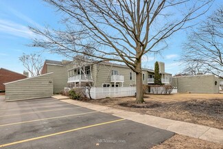 1450 Stonebridge Trail Unit 1-1, Wheaton, IL 60189