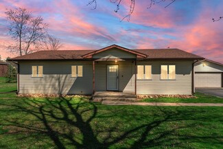 17711 Mississippi St, Lowell, IN 46356