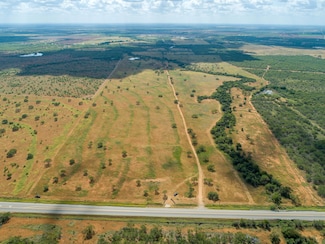 220 Pr Goose Creek Ln, Jourdanton, TX 78026