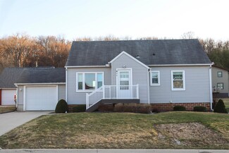 811 Carter St NW, Elkader, IA 52043