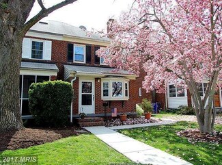 1102 16th St S, Arlington, VA 22202