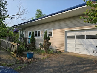 2 Kathleen St, Oxford, NY 13830