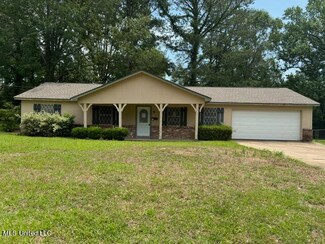 110 Magnolia Cir, Jackson, MS 39209