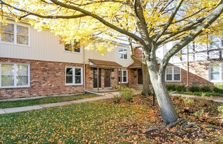 1732 Pickwick Ln, Glenview, IL 60026