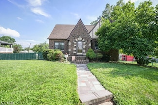 154 W Clay Ave, Roselle Park, NJ 07204