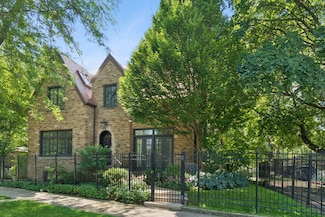 3045 W Ardmore Ave, Chicago, IL 60659