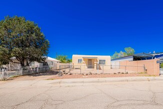 217 65th St SW, Albuquerque, NM 87121