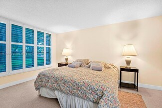 4000 N Cypress Dr Unit 102, Pompano Beach, FL 33069
