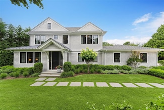17 Griffing Ave, Westhampton Beach, NY 11978