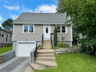 40 Barrett St, Cranston, RI 02910