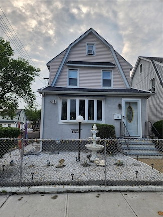 18701 Keeseville Ave, Saint Albans, NY 11412