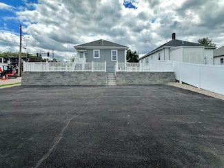 338 Sea St, Quincy, MA 02169