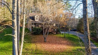 127 Wilde Rd, Lake Toxaway, NC 28747