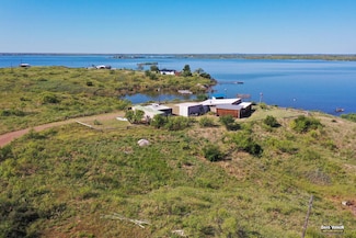 300 Eagle Ridge Rd, Seymour, TX 76380