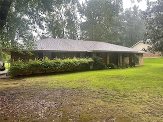 300 Whispering Pine Dr, Haughton, LA 71037