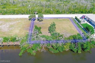 2823 Cussell Dr, Saint James City, FL 33956